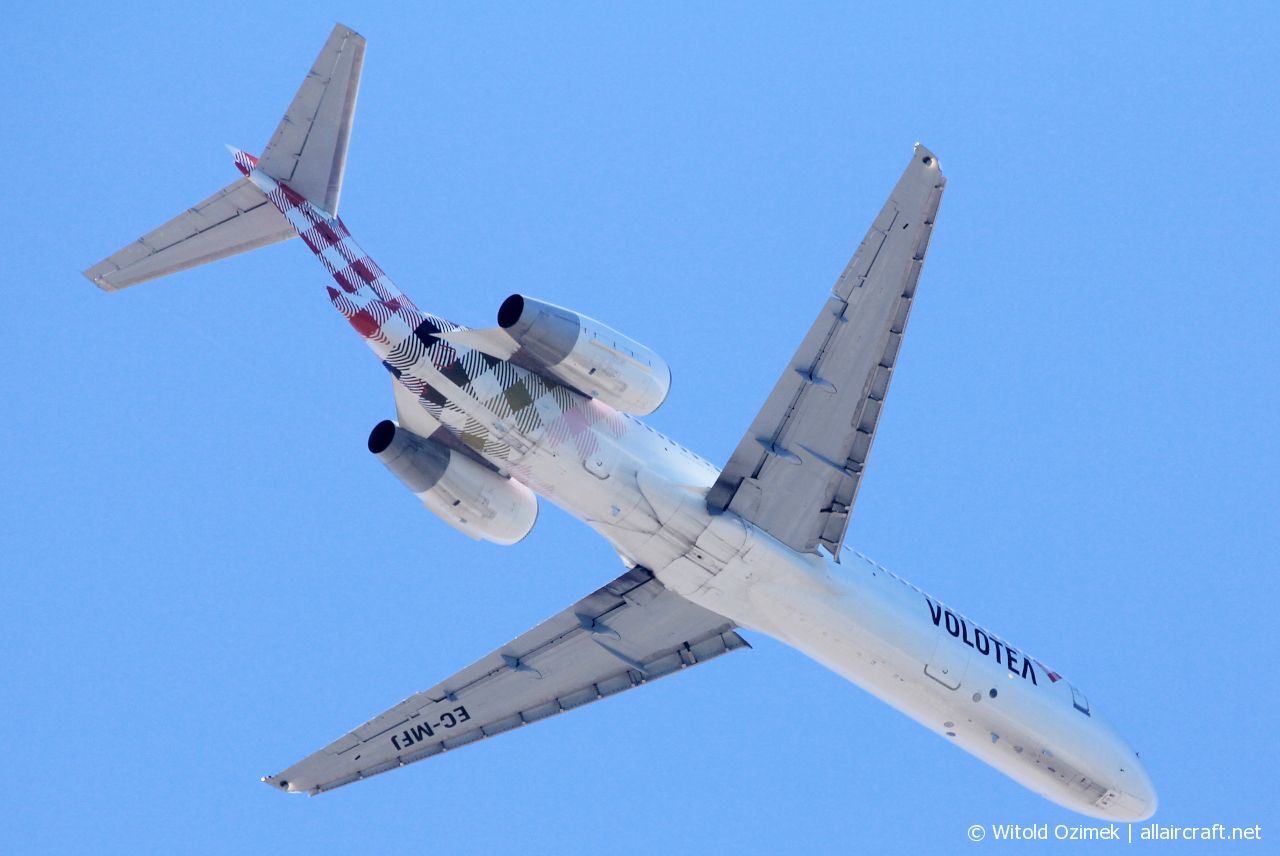 EC-MFJ · Boeing 717-2CM · (HER / LGIR)