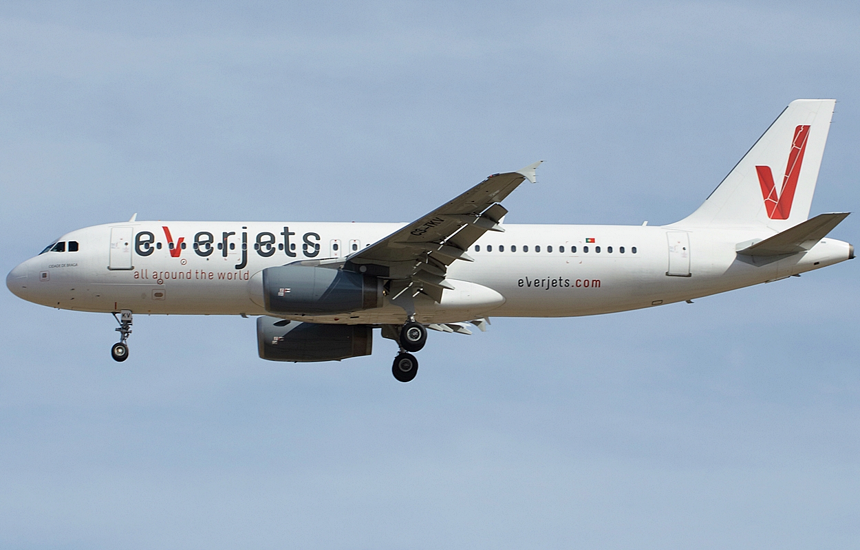 CS-TKV · Airbus A320-232 · (LPA / GCLP)