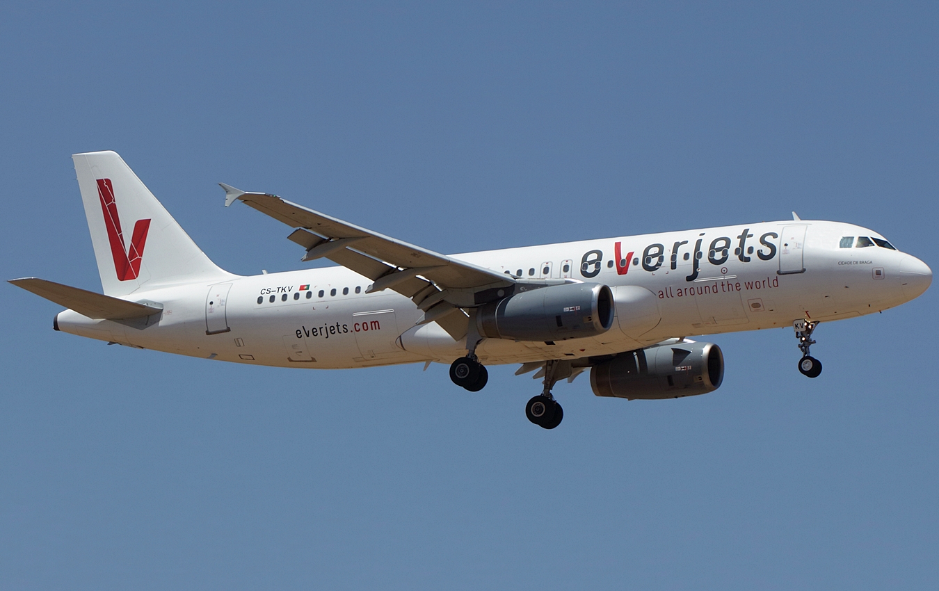 CS-TKV · Airbus A320-232 · (LPA / GCLP)
