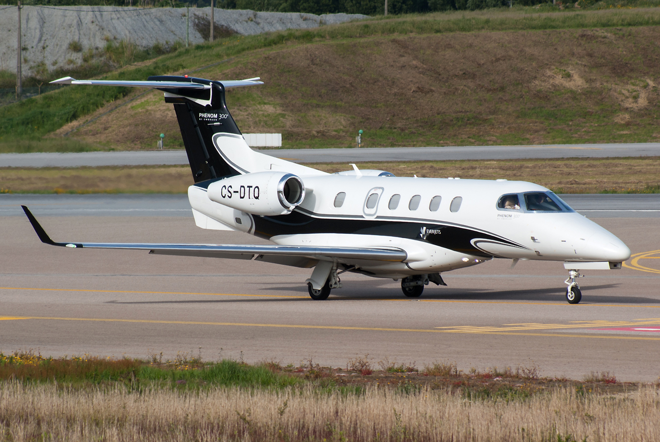CS-DTQ · Embraer EMB-505 Phenom 300 · (OPO / LPPR)