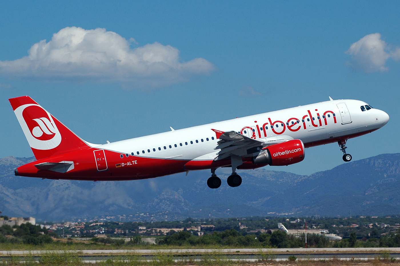 D-ALTE · Airbus A320-214 · (PMI / LEPA / LESJ)