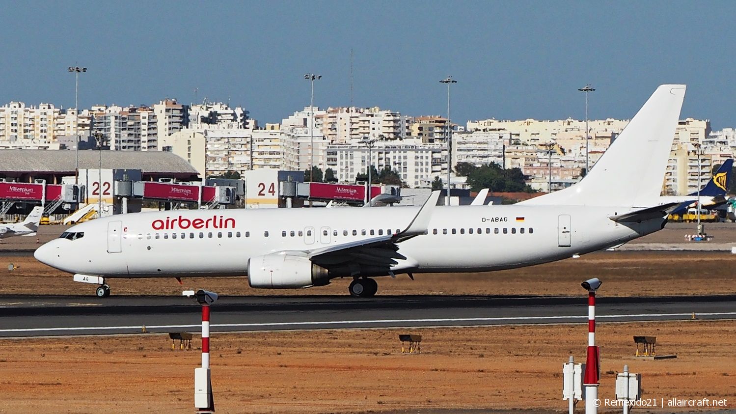 D-ABAG · Boeing 737-86J(WL) · (FAO /LPFR)