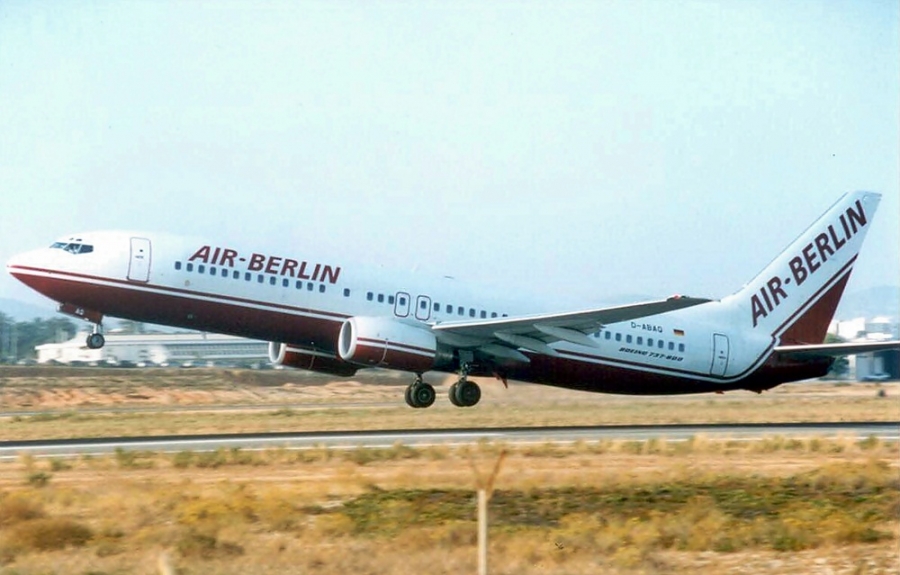 D-ABAQ · Boeing 737-86J · (FAO / LPFR)