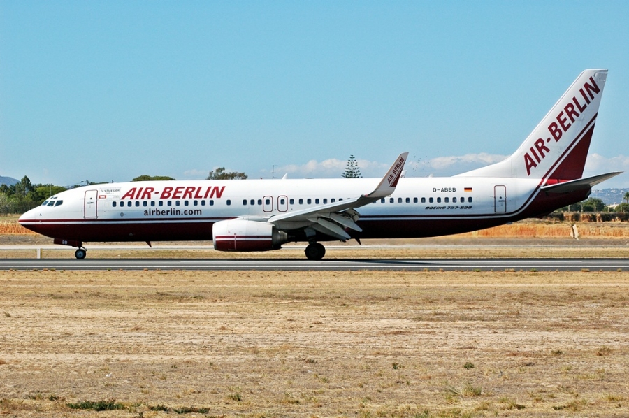 D-ABBB · Boeing 737-86J(WL) · (FAO / LPFR)