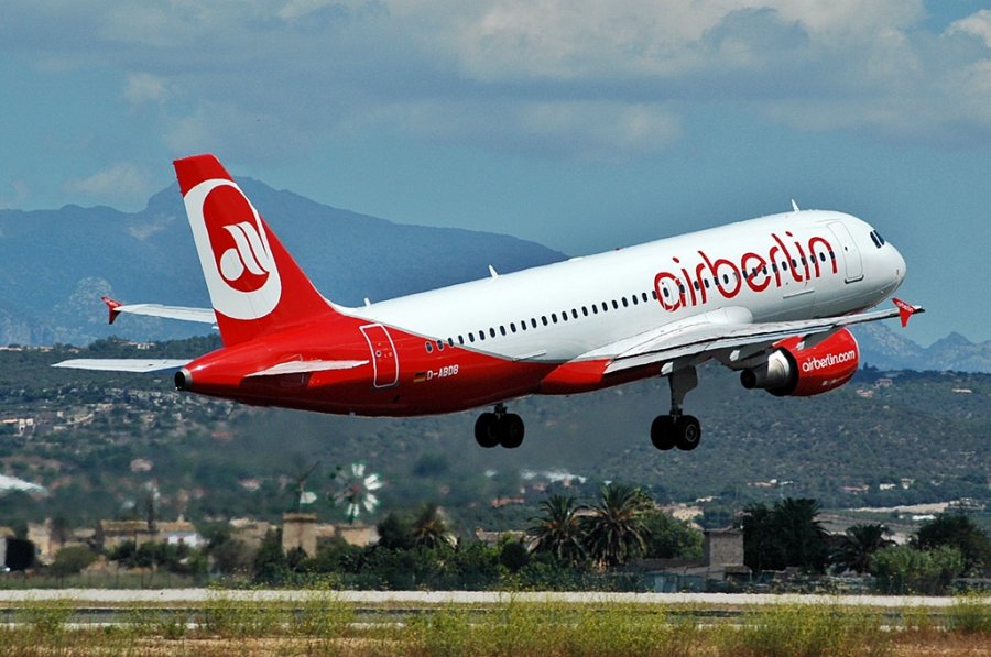 D-ABDB · Airbus A320-214 · (PMI / LEPA / LESJ)