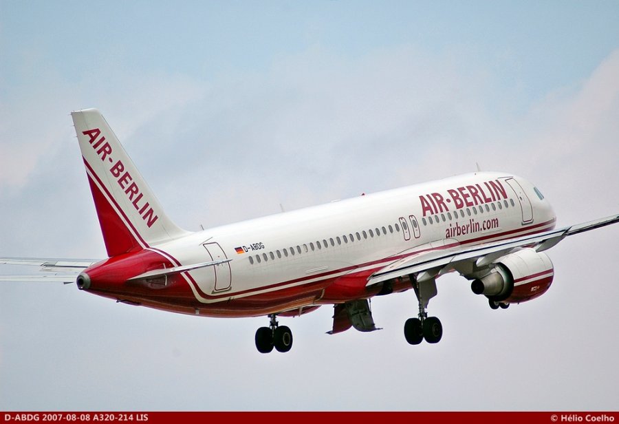 D-ABDG · Airbus A320-214 · (LIS / LPPT)