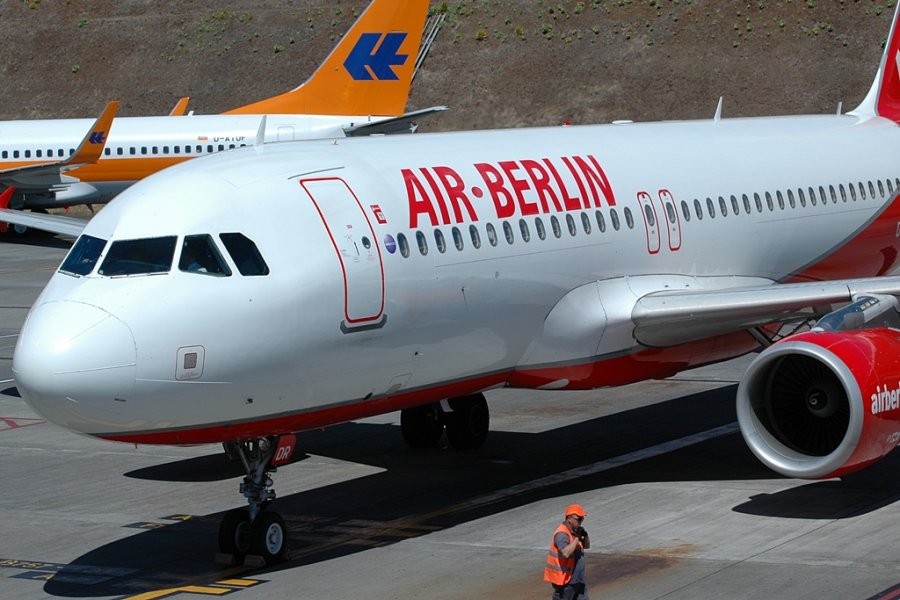 D-ABDR · Airbus A320-214 · (FNC / LPMA)