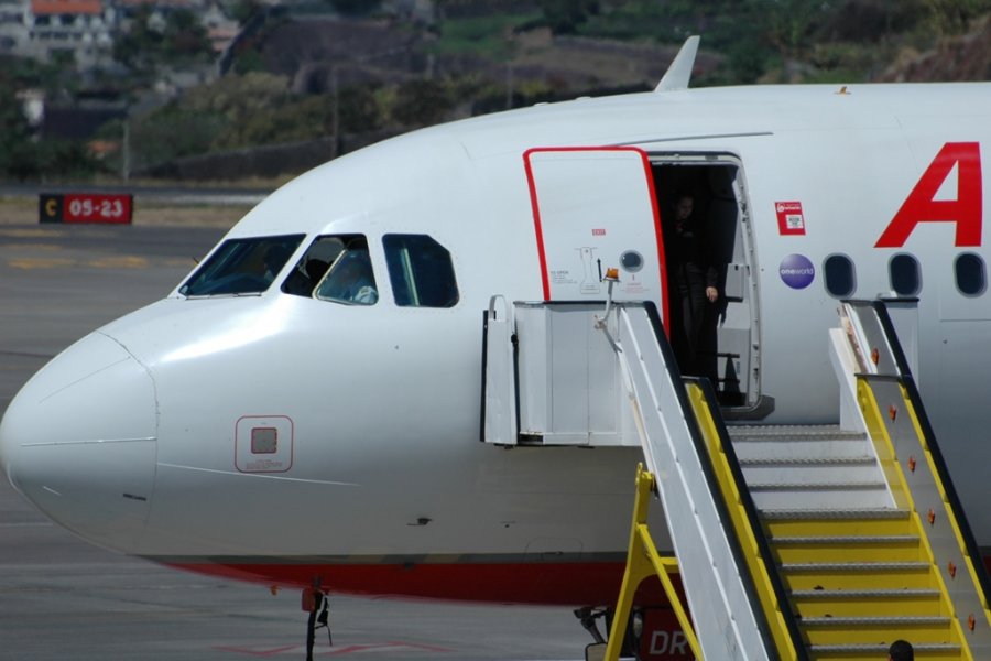 D-ABDR · Airbus A320-214 · (FNC / LPMA)