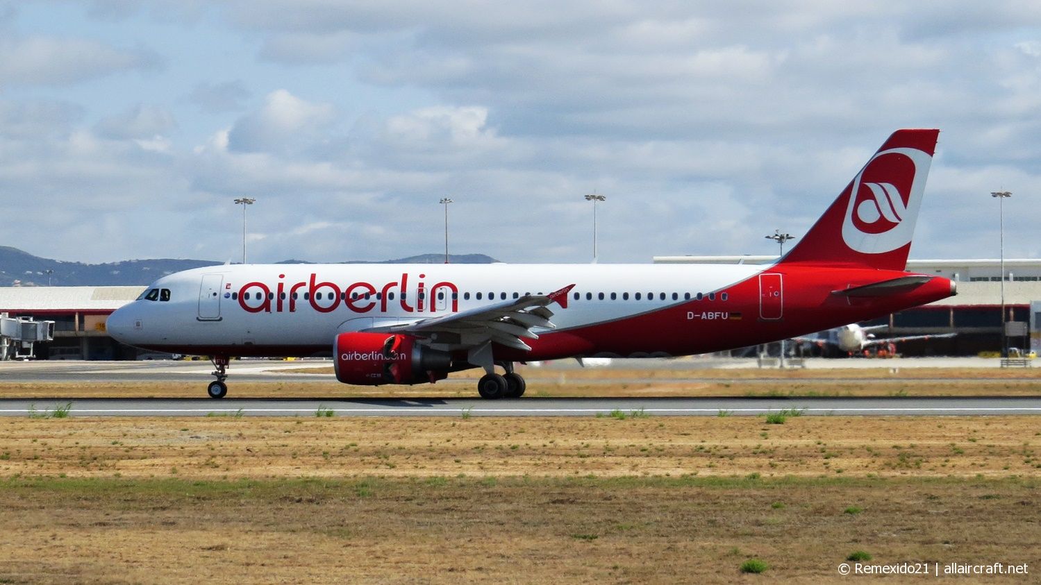 D-ABFU · Airbus A320-214 · (FAO / LPFR)