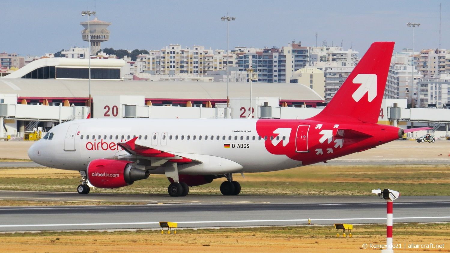 D-ABGS · Airbus A319-112 · (FAO / LPFR)