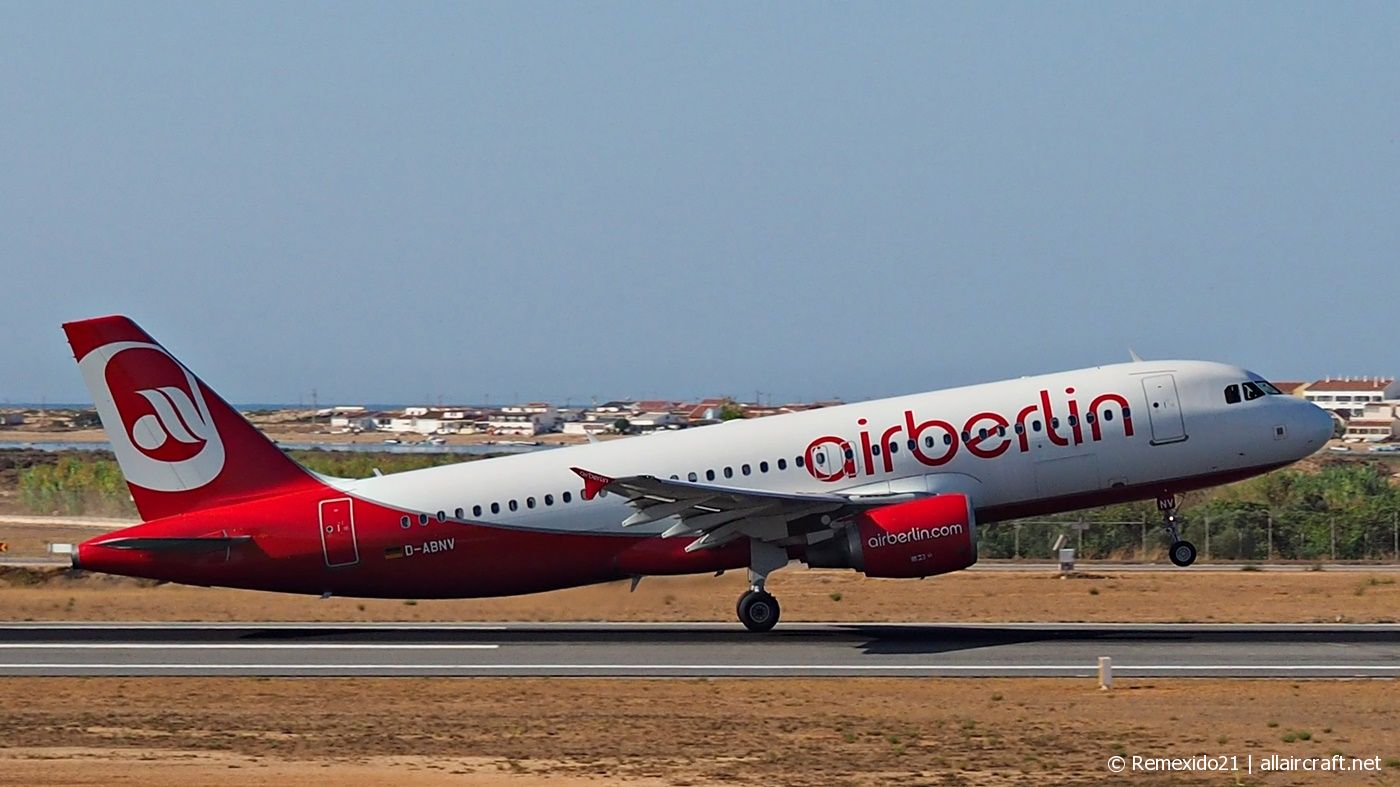 D-ABNV · Airbus A320-214 · (FAO / LPFR)