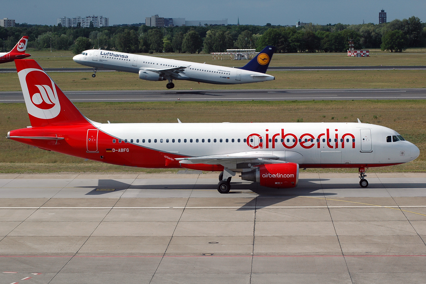 D-ABFG · Airbus A320-214 · (TXL / EDDT)