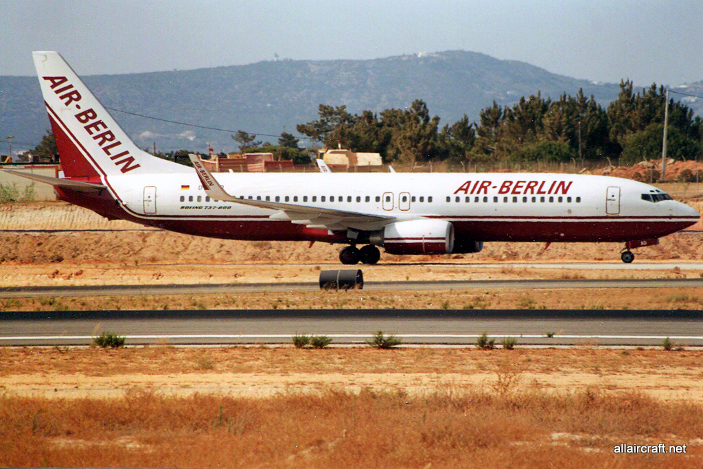 D-ABAD · Boeing 737-86J(WL) · (FAO / LPFR)