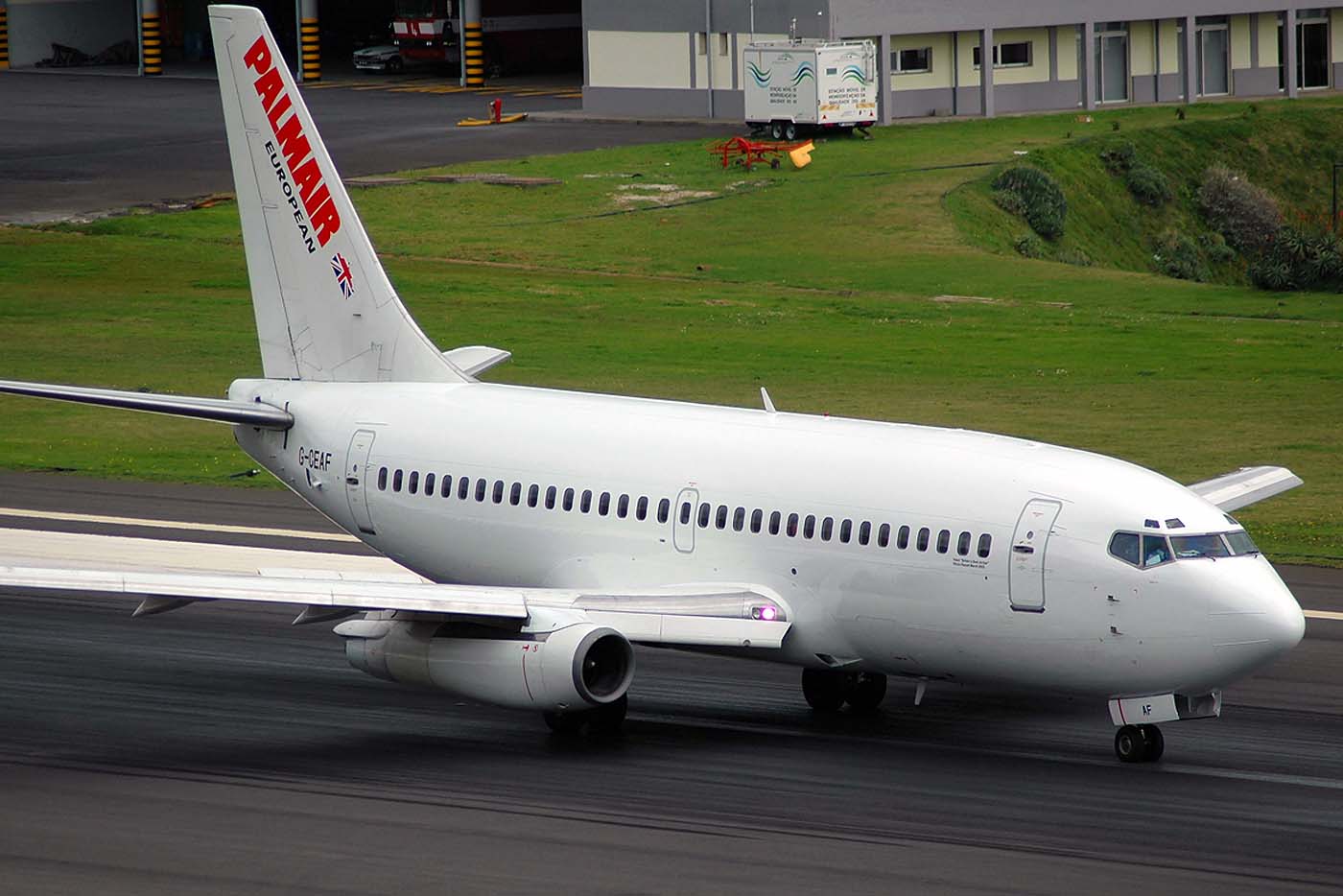 G-CEAF · Boeing 737-229/Adv · (FNC / LPMA)