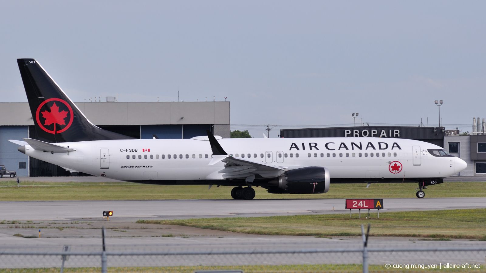 C-FSDB · Boeing 737-8 MAX · (YUL / CYUL)