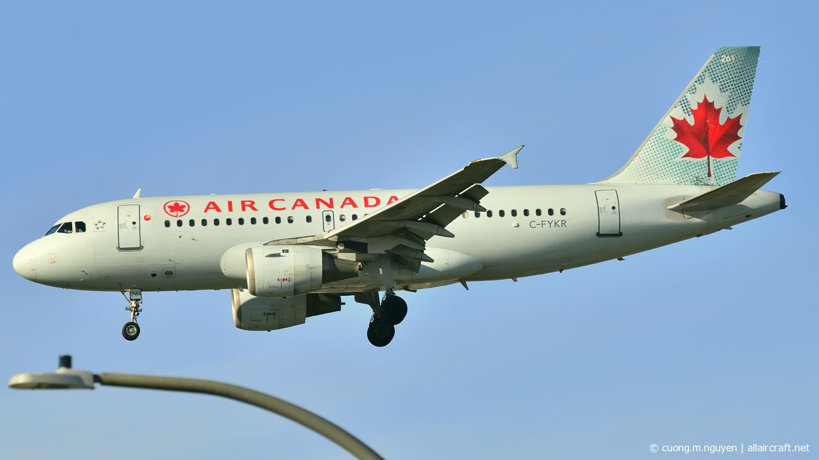 C-FYKR · Airbus A319-114 · (YUL / CYUL)
