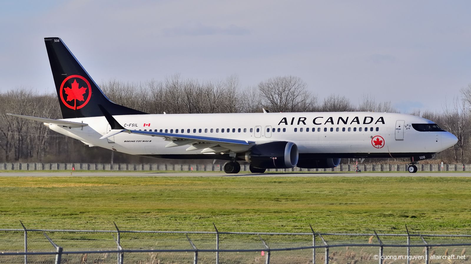 C-FSIL · Boeing 737-8 MAX · (YUL / CYUL)