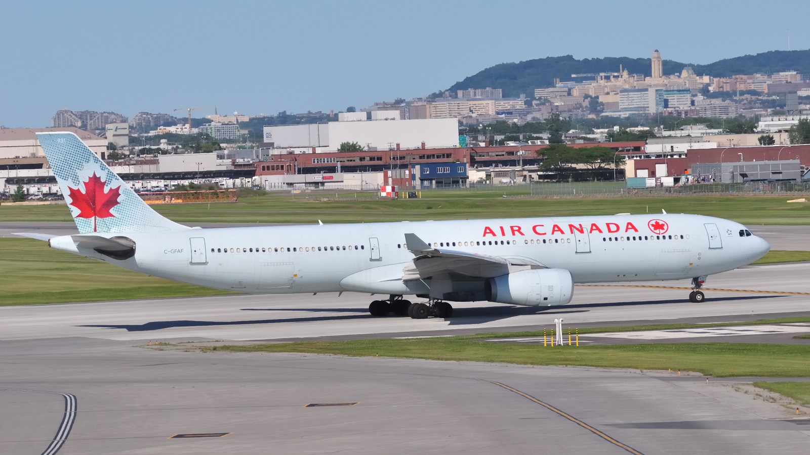 C-GFAF · Airbus A330-343 · (YUL / CYUL)