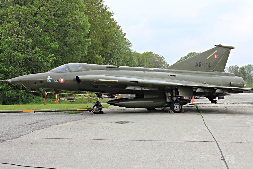 AR-114 · Saab RF-35 Draken · (SVG / ENZV)