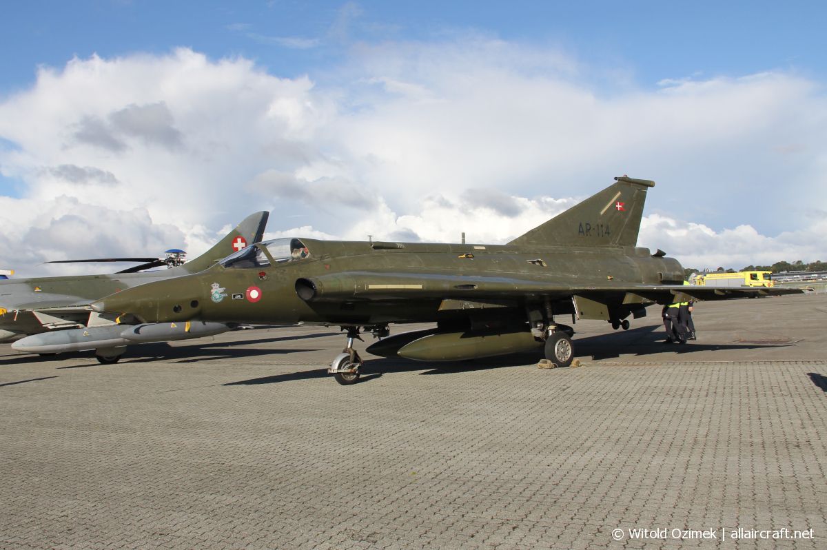 AR-114 · Saab RF-35 Draken · (SVG / ENZV)