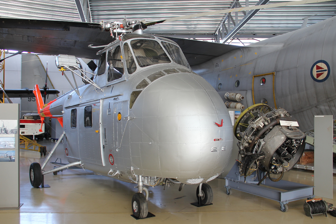 4279 · Sikorsky UH-19D Chickasaw · (OSL / ENGM)