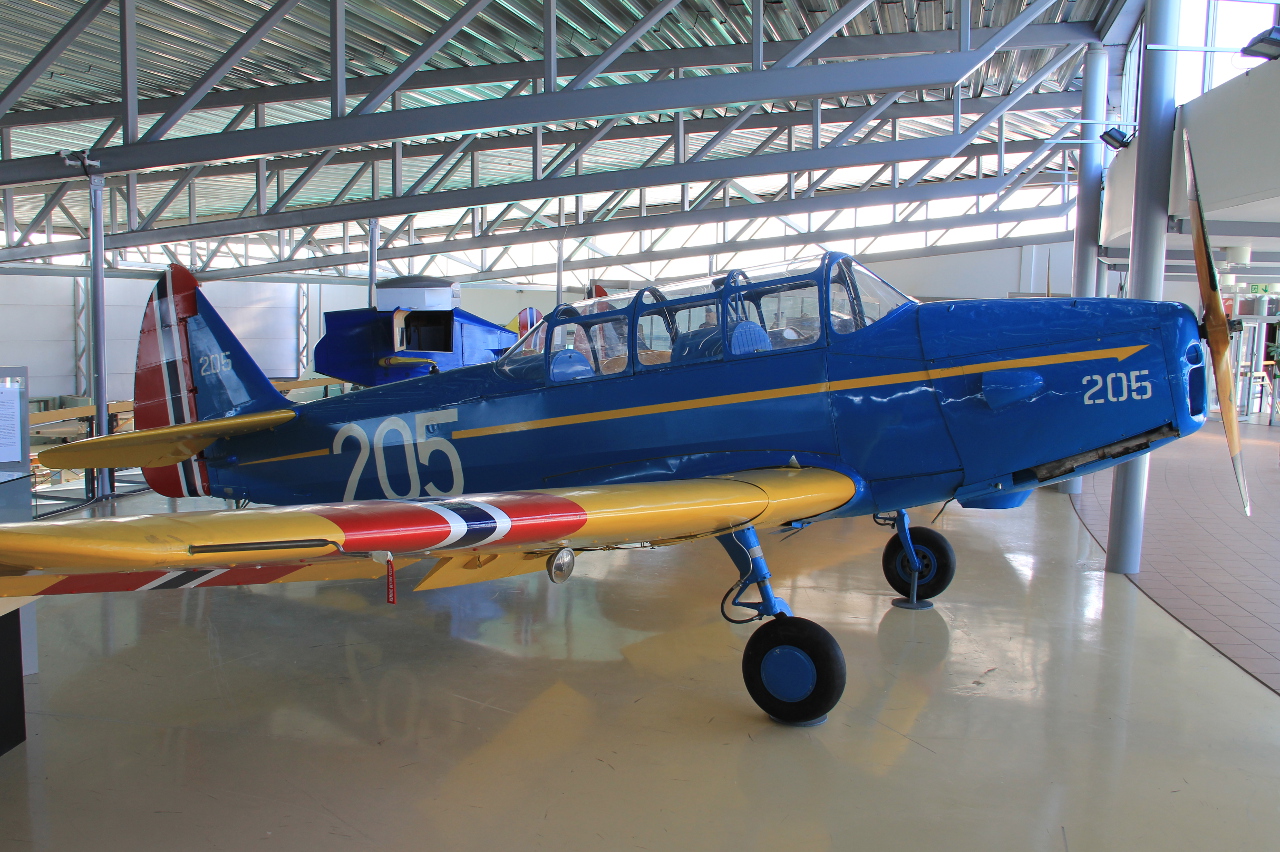 205 · Fairchild PT-26B Cornell III · (OSL / ENGM)