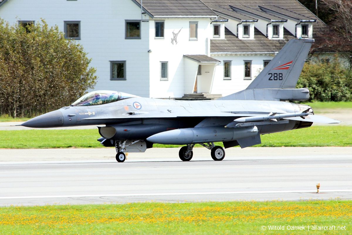 288 · General Dynamics F-16AM · (SVG / ENZV)