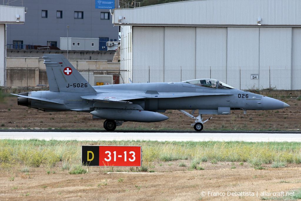 J-5026 · McDonnell Douglas F/A-18C Hornet · (MLA / LMML)