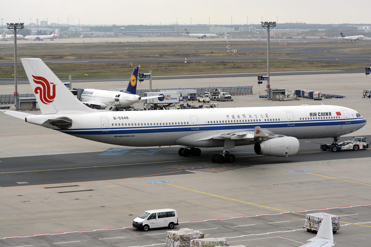 B-5948 · Airbus A330-343 · (FRA / EDDF)