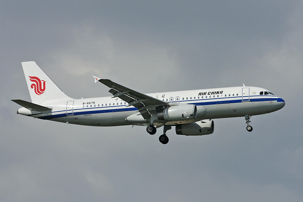 B-6676 · Airbus A320-232 · (SZX / ZGSZ)