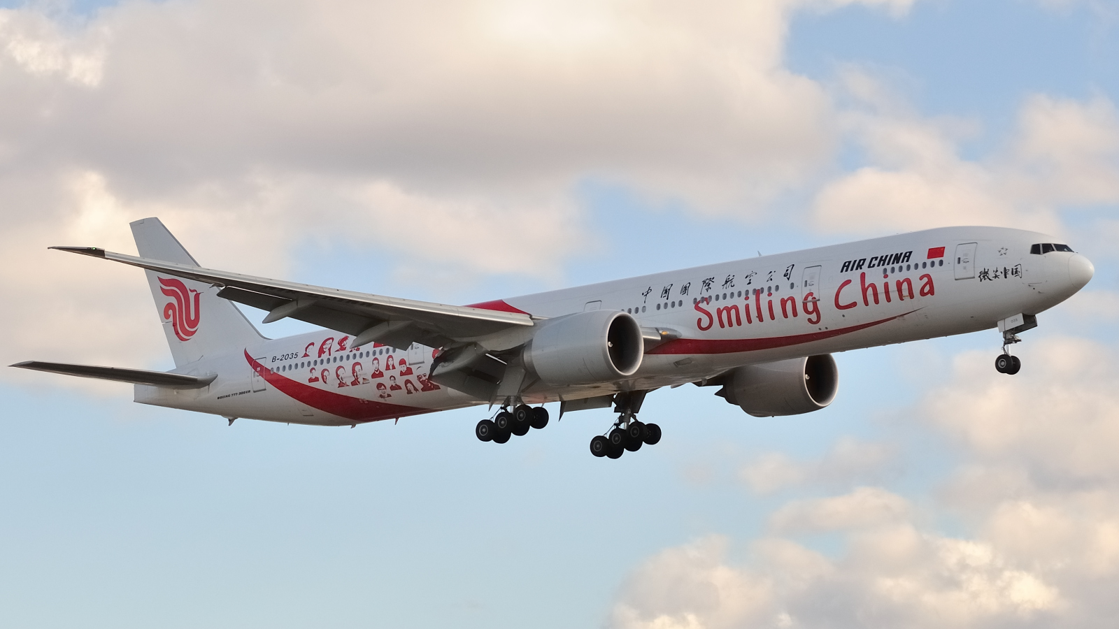 B-2035 · Boeing 777-39L/ER · (YUL / CYUL)