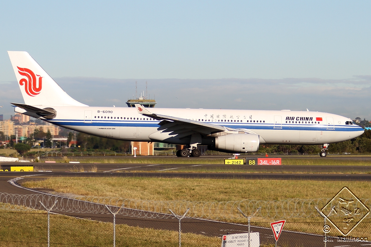B-6090 · Airbus A330-243 · (SYD / YSSY)