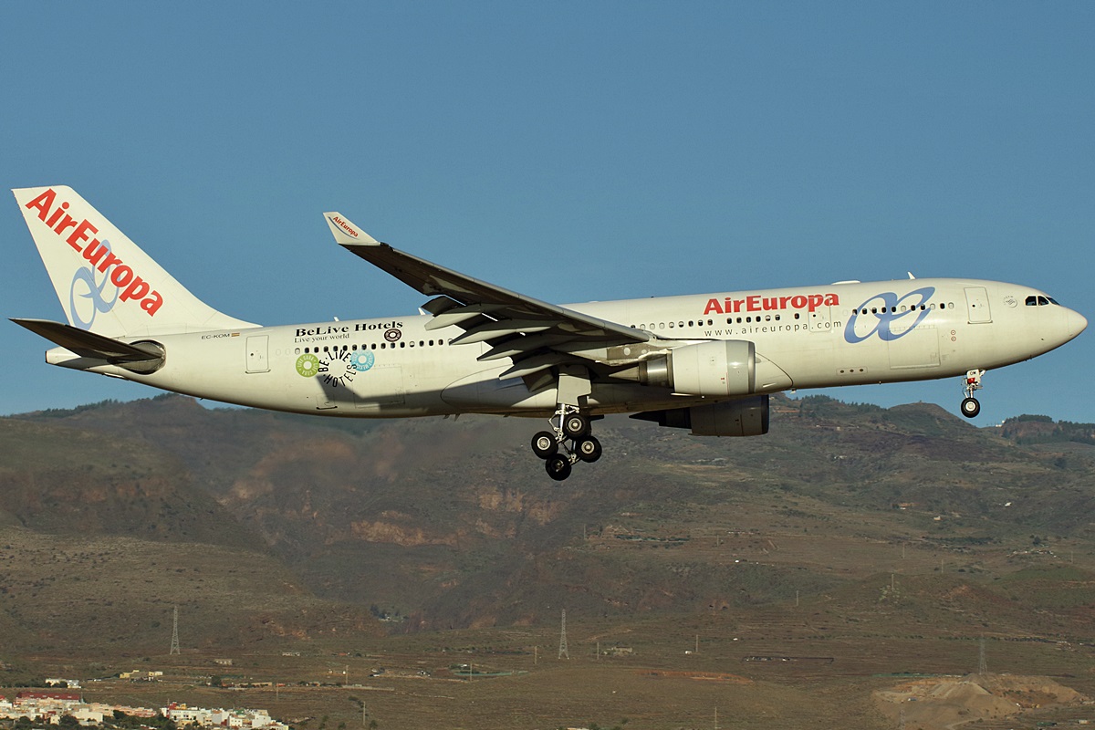 EC-KOM · Airbus A330-202 · (LPA / GCLP)