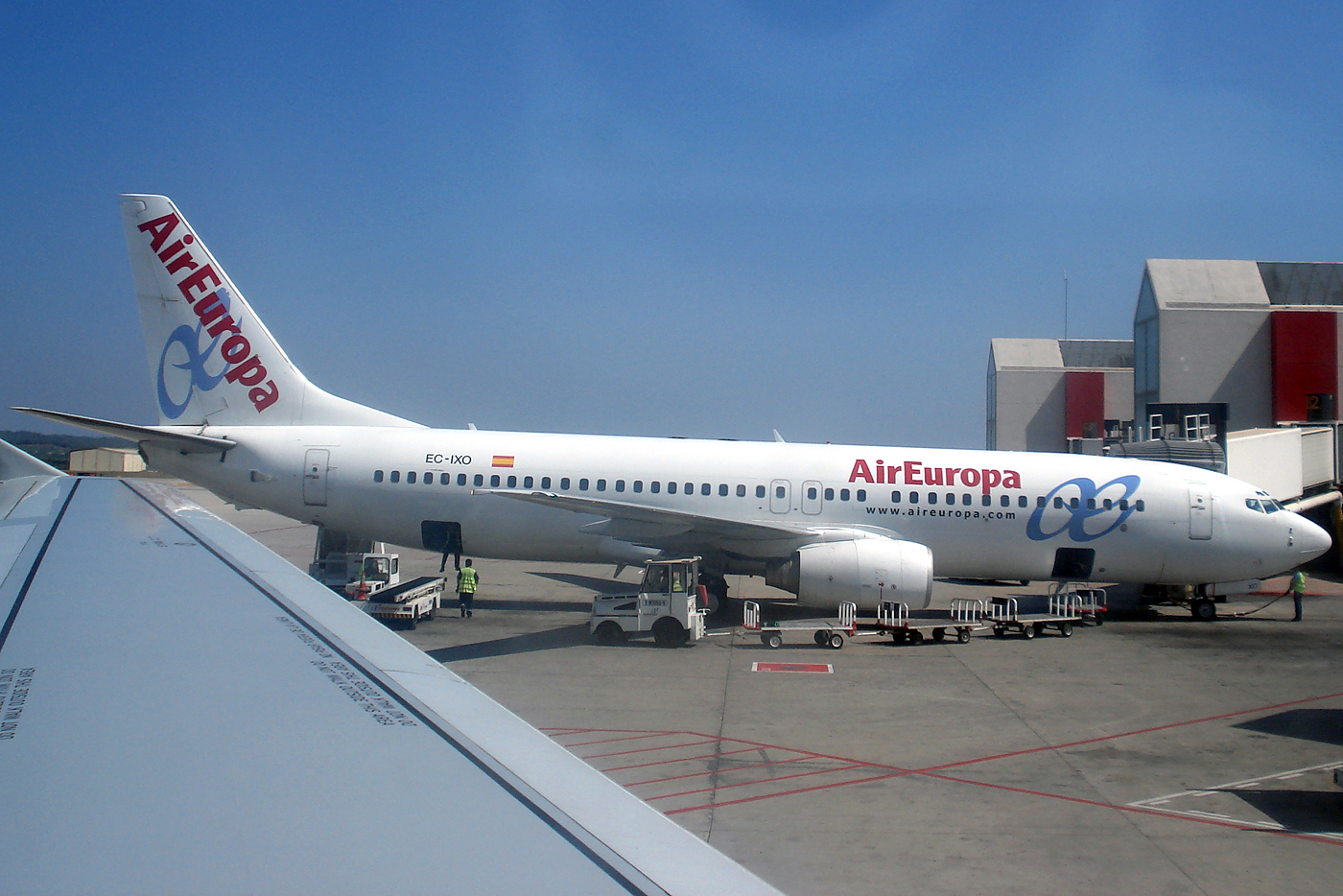 EC-IXO · Boeing 737-883 · (PMI / LEPA / LESJ)