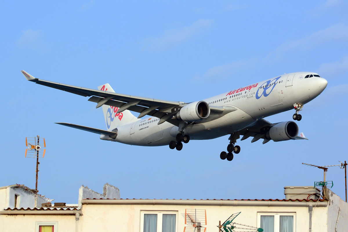 EC-KTG · Airbus A330-202 · (LPA / GCLP)