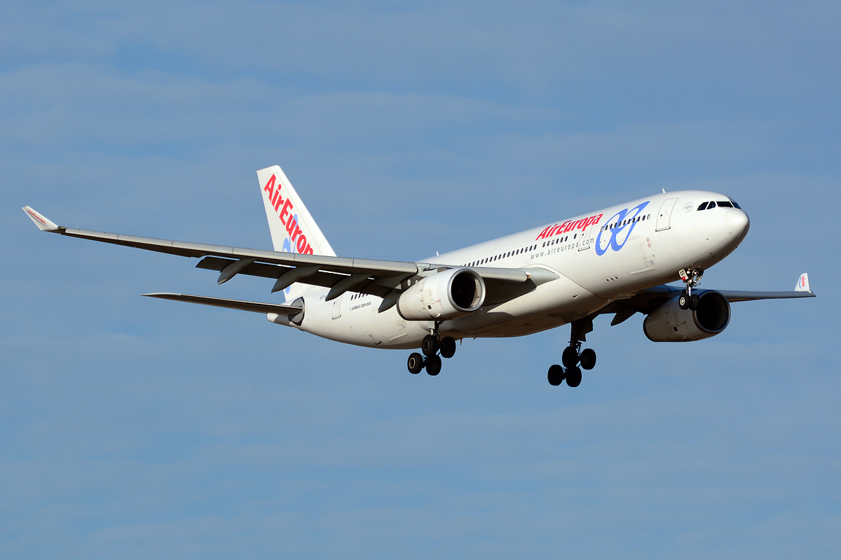 EC-LQO · Airbus A330-243 · (LPA / GCLP)