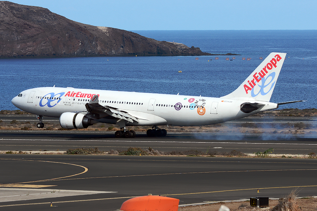 EC-KOM · Airbus A330-202 · (LPA / GCLP)