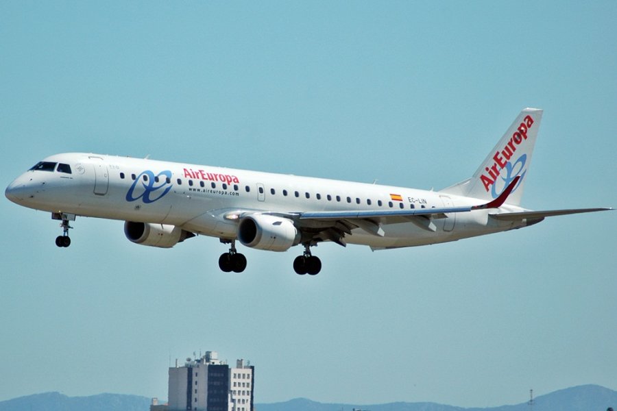 EC-LIN · Embraer 190-200LR · (LIS / LPPT)