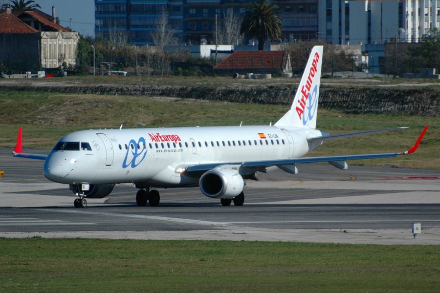 EC-LIN · Embraer 190-200LR · (LIS / LPPT)