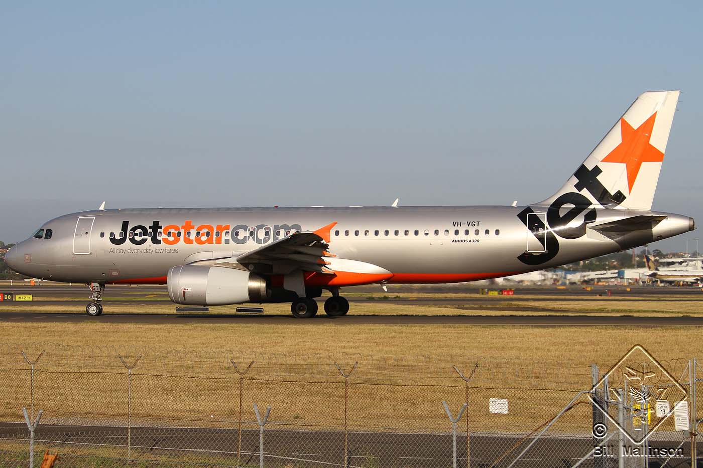 VH-VGT · Airbus A320-232 · (SYD / YSSY)
