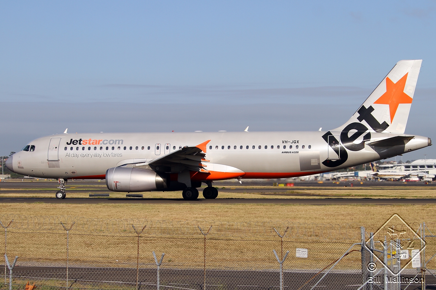VH-JQX · Airbus A320-232 · (SYD / YSSY)