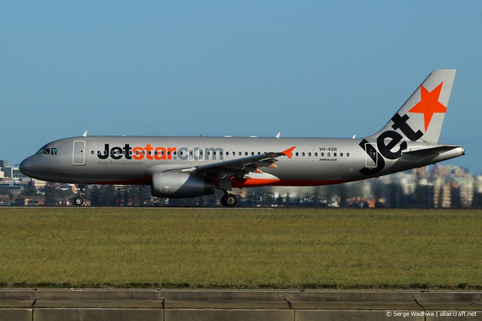 VH-VGR · Airbus A320-232 · (SYD / YSSY)