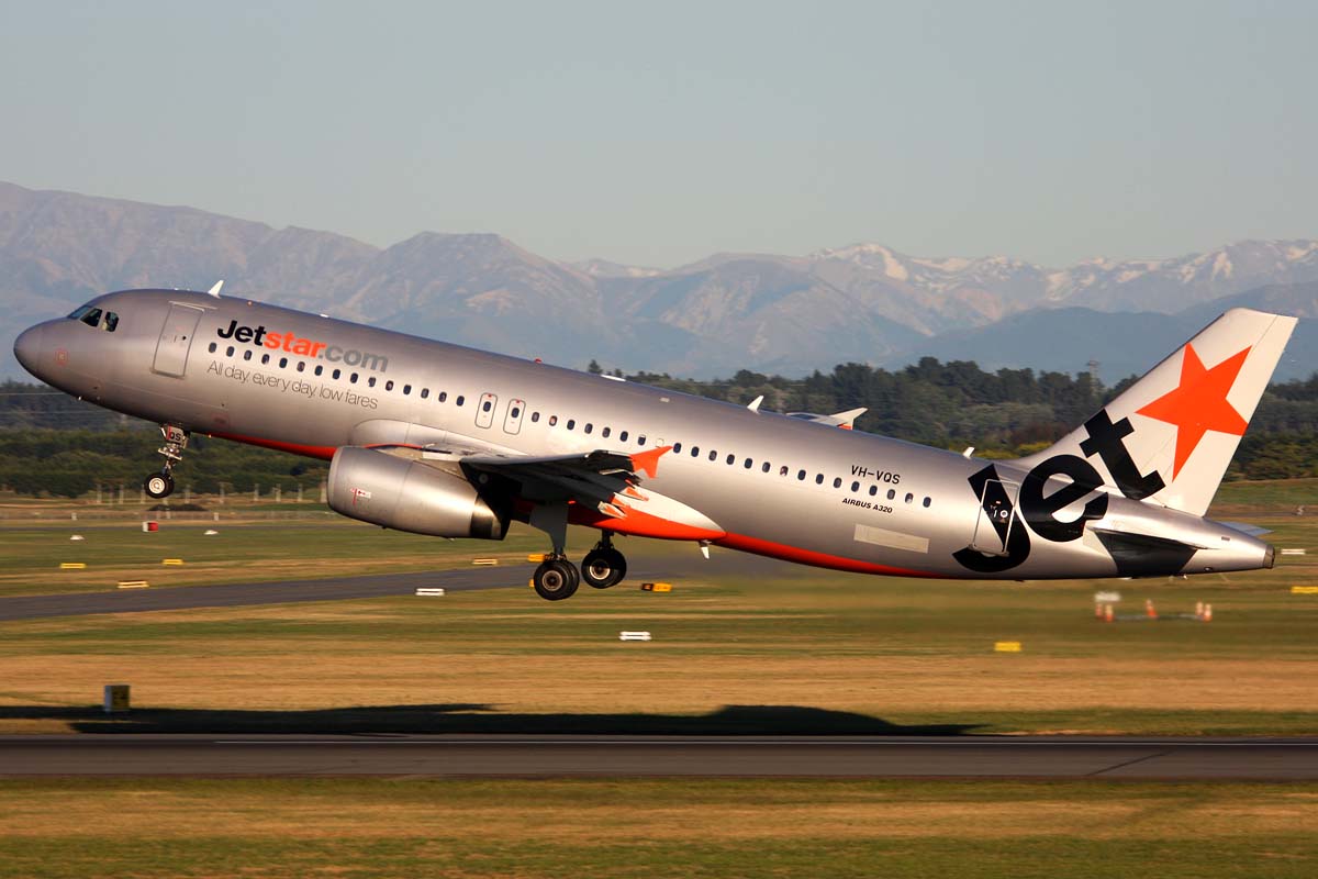 VH-VQS · Airbus A320-232 · (CHC / NZCH)