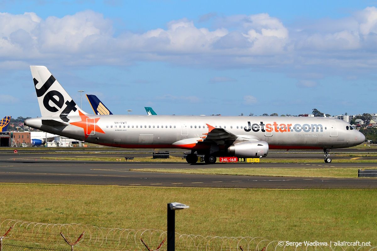 VH-VWT · Airbus A321-232 · (SYD / YSSY)
