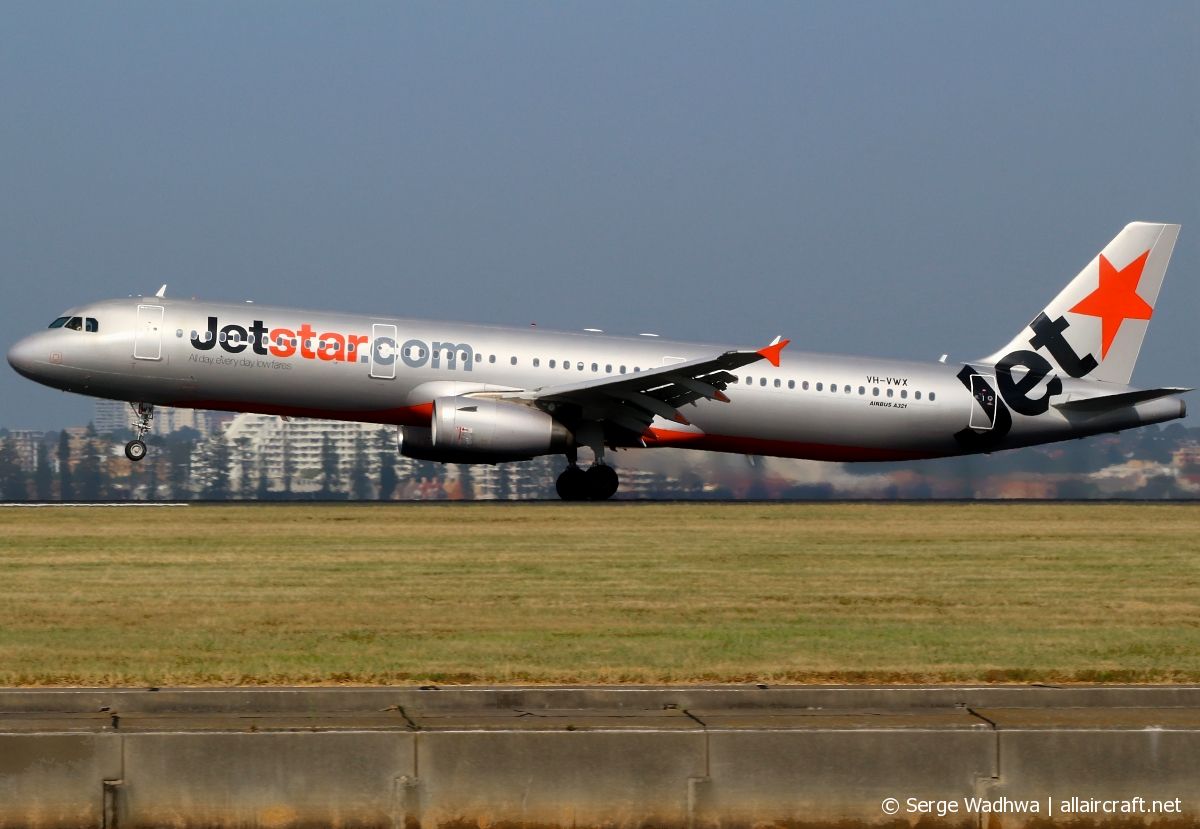 VH-VWX · Airbus A321-231 · (SYD / YSSY)