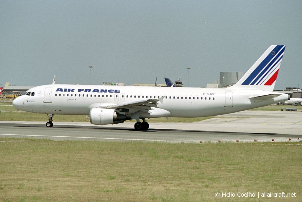 F-GCVC · Airbus A320-211 · (LIS / LPPT)