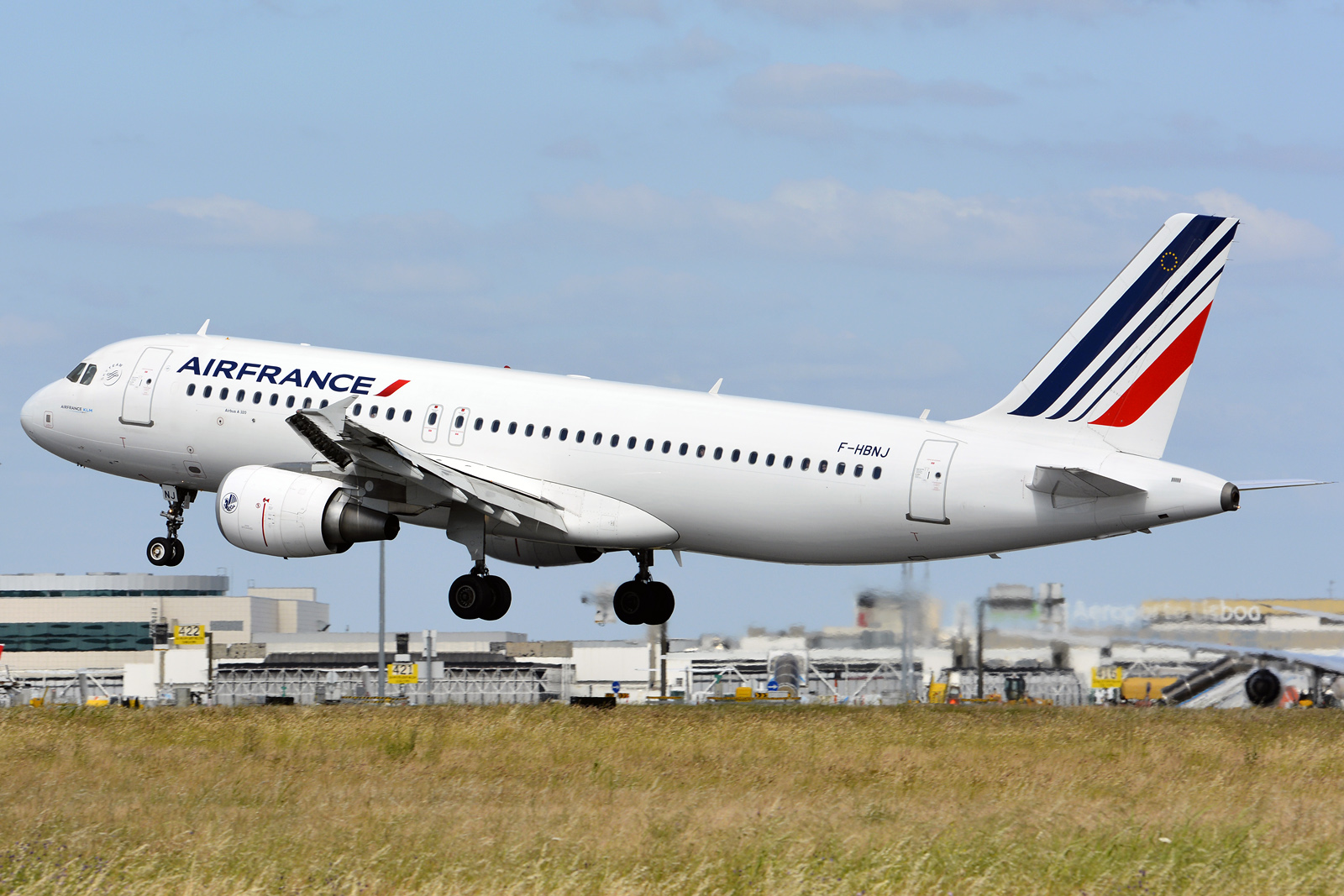 F-HBNJ · Airbus A320-214 · (LIS / LPPT)