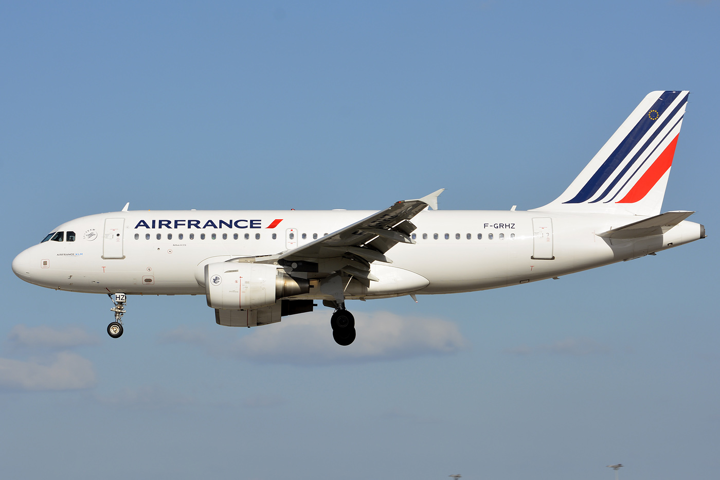 F-GRHZ · Airbus A319-111 · (LIS / LPPT)