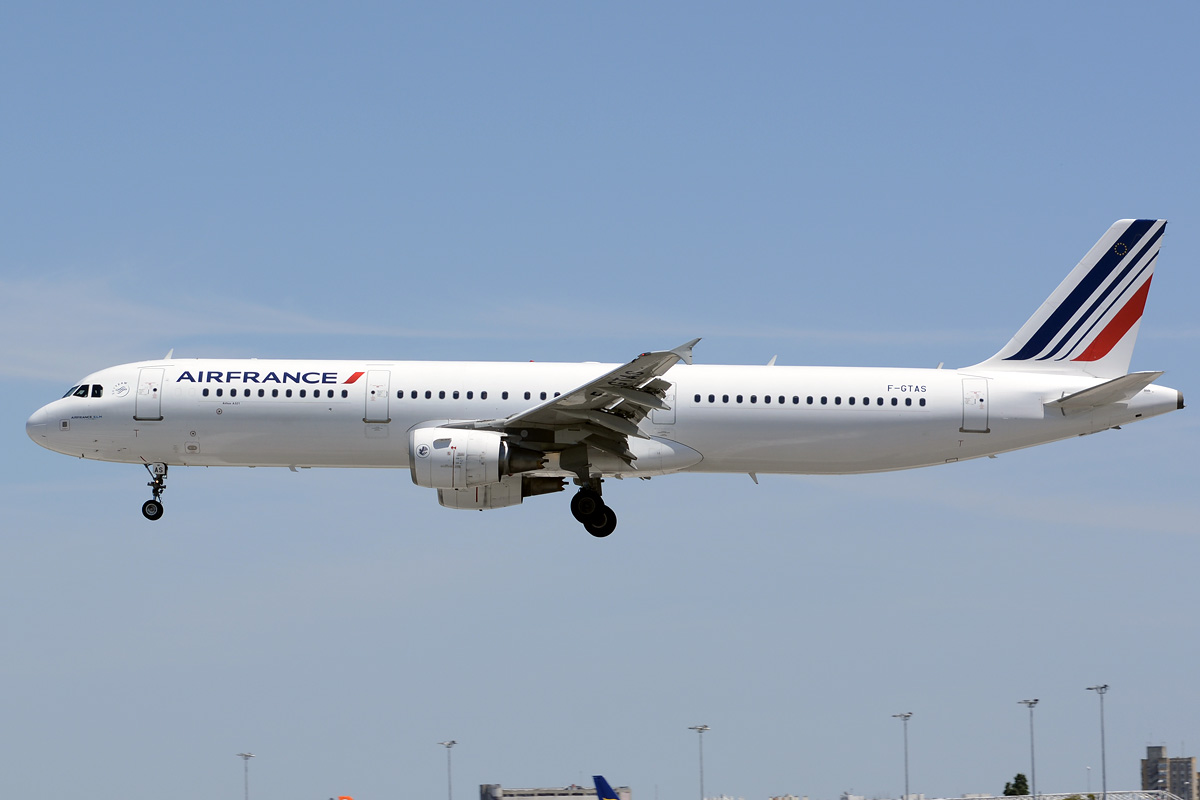 F-GTAS · Airbus A321-212 · (LIS / LPPT)