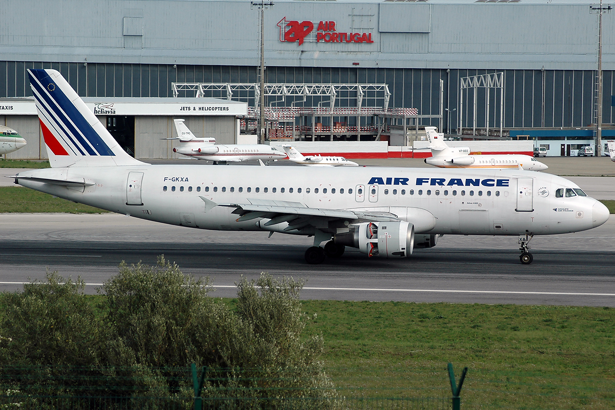 F-GKXA · Airbus A320-211 · (LIS / LPPT)